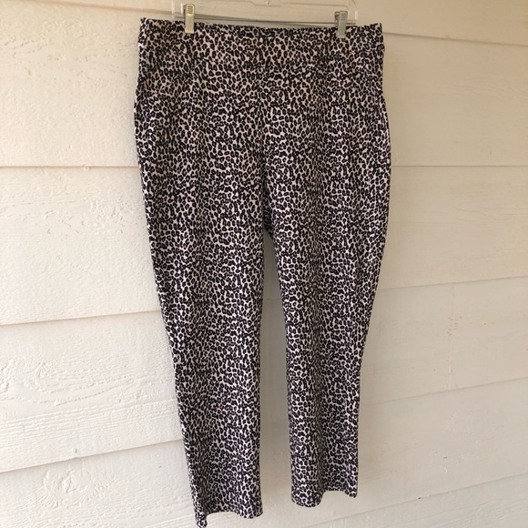 New with Tags! Chico's Travelers Collection Cheetah Charm Crepe Stretch Pant - Picture 3 of 15